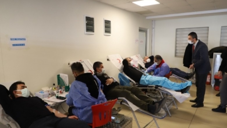 DİSKİ personelinden KIZILAY’a kan bağışı