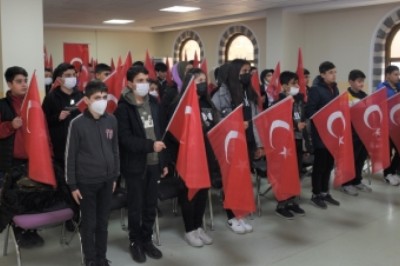 Diyarbakırlı öğrenciler Çanakkale Şehitlerini andı