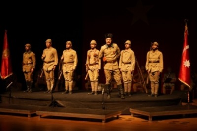 “Çanakkale Destanı” tiyatro oyunu Diyarbakır’da sahnelendi