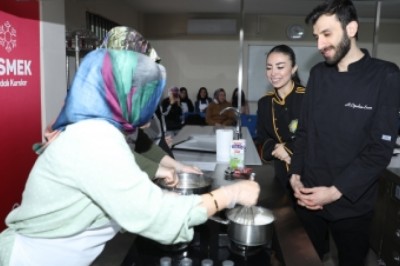 DİSMEK kursiyerleri jüri karşısında hünerlerini sergiledi