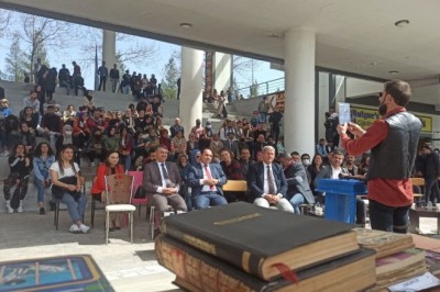 Kitap Mezadı devam ediyor!!!