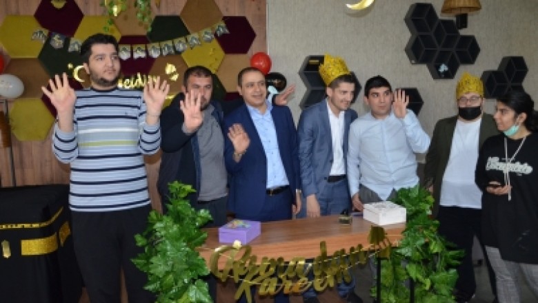 Özel gereksinimli bireyler Kur'an'a geçmenin sevincini yaşadı