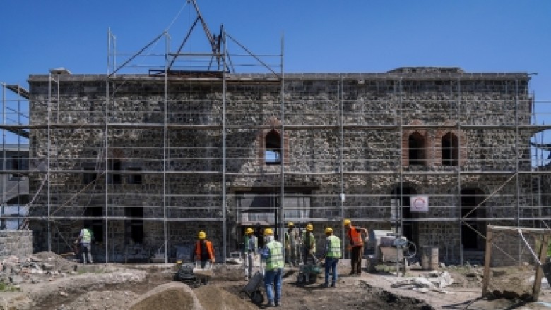 Şehzadeler Konağı’ndaki restorasyon çalışmaları devam ediyor