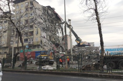 Deprem Yıkımı Başladı: Diyarbakır'da Yaşanan Son Gelişmeler