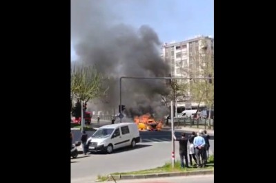 Diyarbakır’da Seyir Halindeki Araçta Ani Yangın: Can Kaybı Yok
